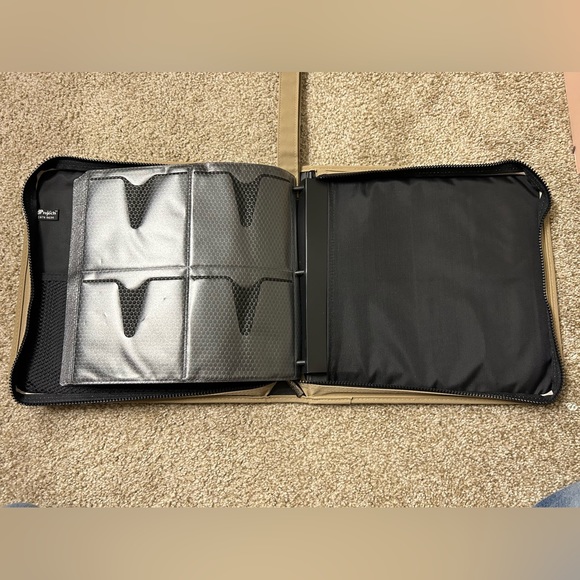 CD Projects: 104-CD/DVD Sport Organizer & Box of CD/DVD cases - Picture 2 of 7